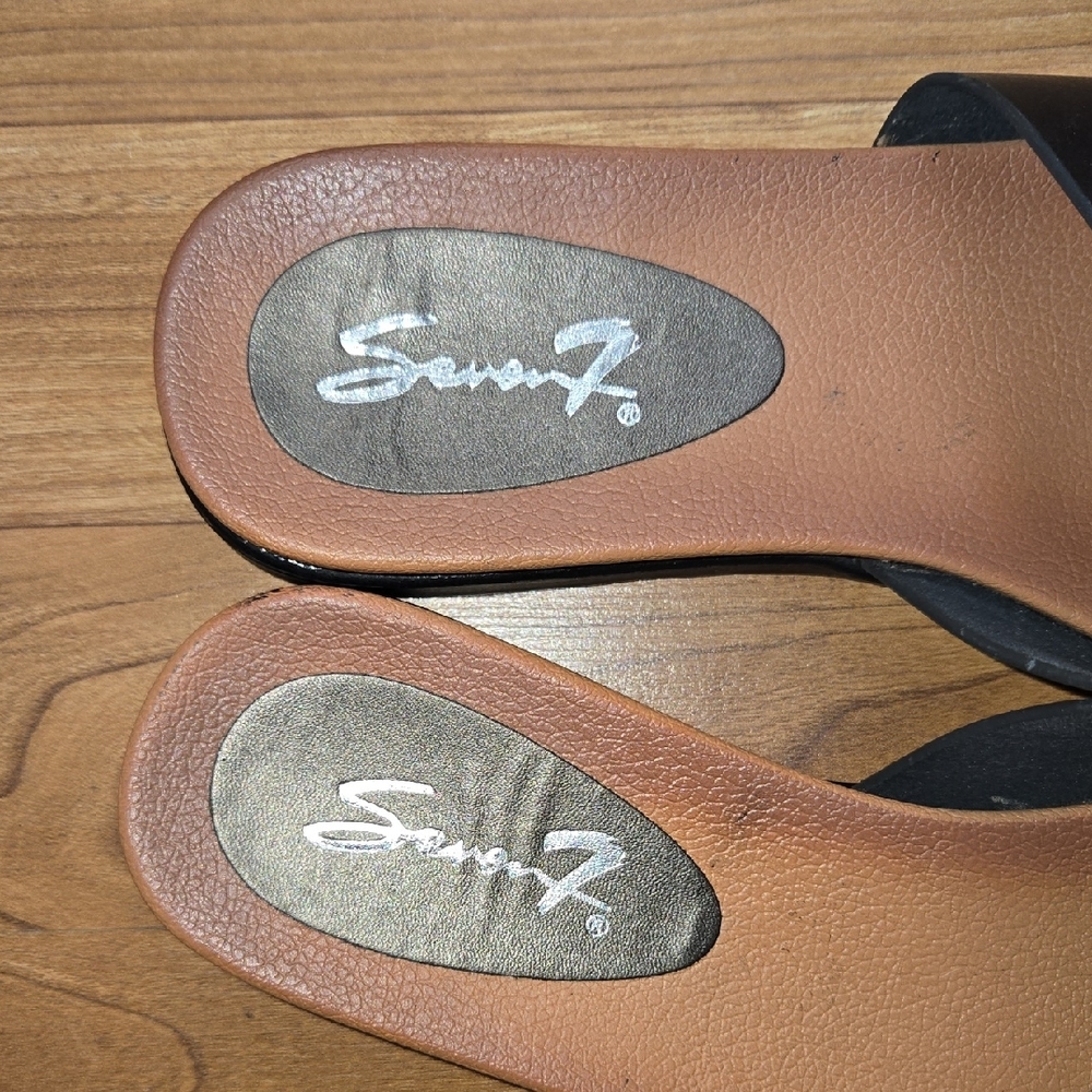Seven7 Black and Metallic Grey Slide Sandals Women's Size 8 - Picture 3 of 7